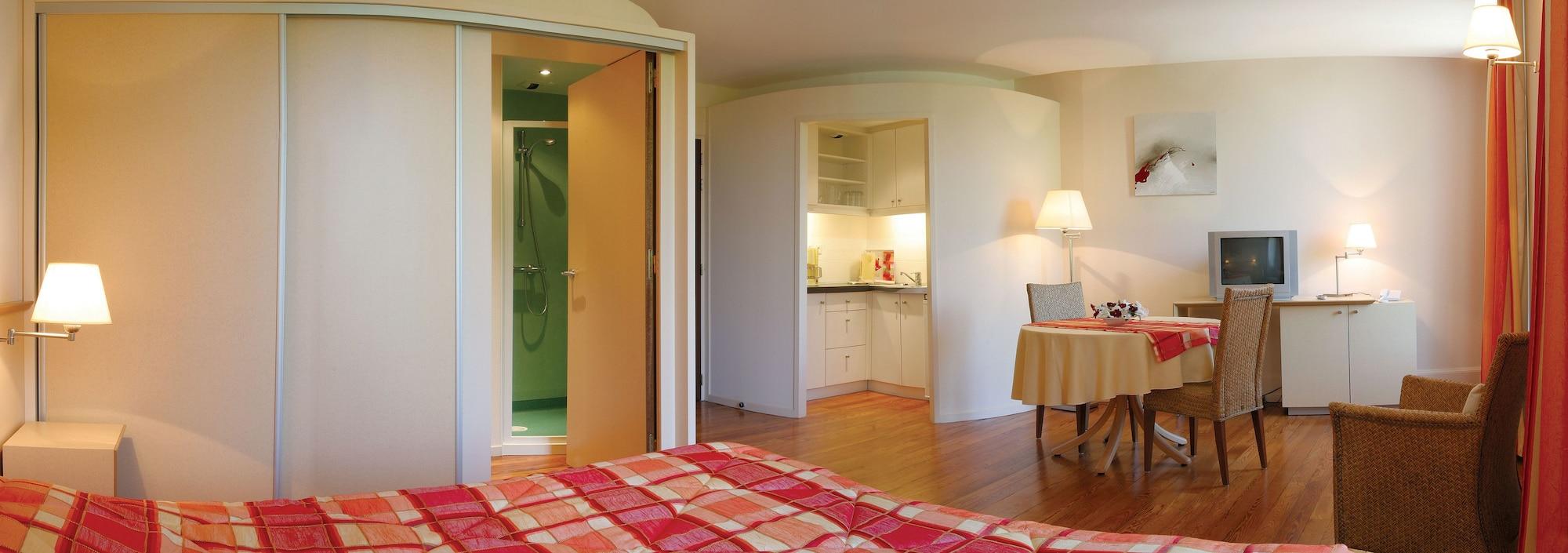 Hotel Cerise - Les Sources Luxeuil-Les-Bains Eksteriør billede